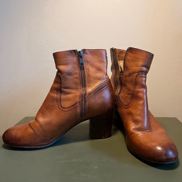 Frye Stella Leather Heel Boots ☀️ - Picture 2 of 3